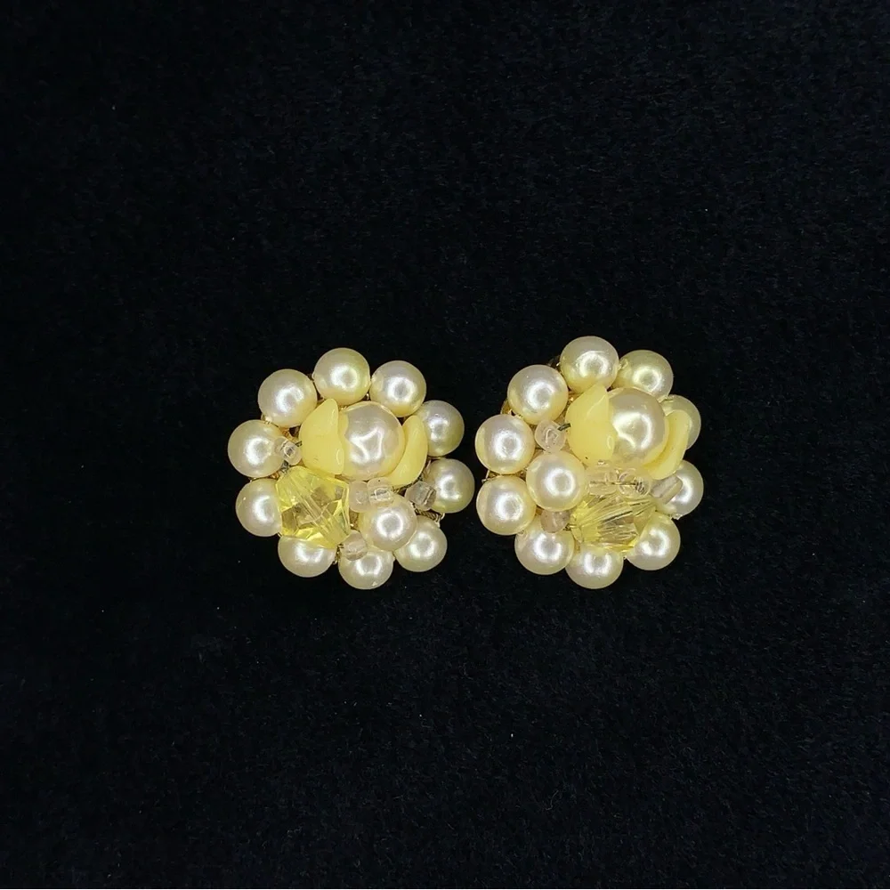 Vintage Ivory Pearl Glass Bead Clip On Earrings Made In Japan Wedding Formal